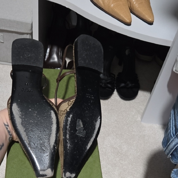 Gucci Women's Tan Canvas Slingback Flats - Picture 5 of 6